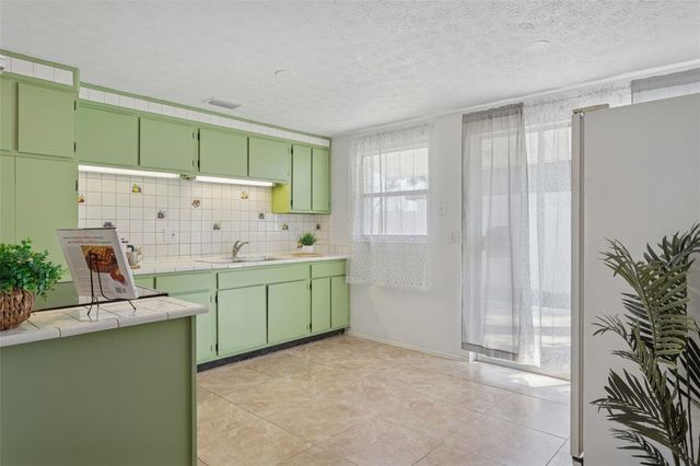 8105 ALPINE AVENUE, Tampa, FL 33619