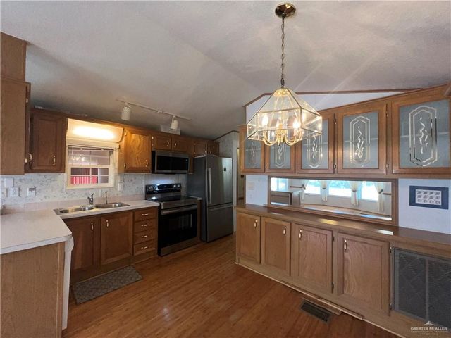 98 Lampshire Avenue, Mission, TX 78572