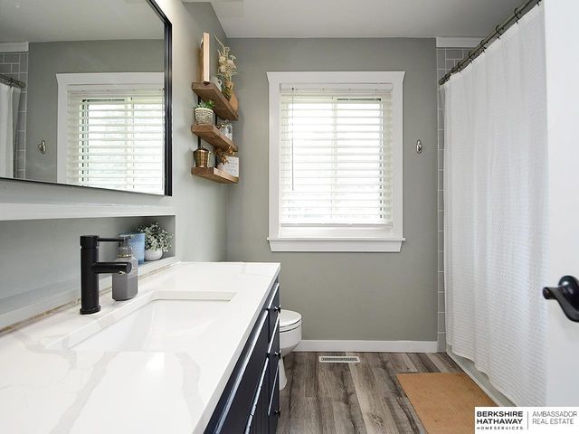 206 Parkview Drive, Council Bluffs, IA 51503