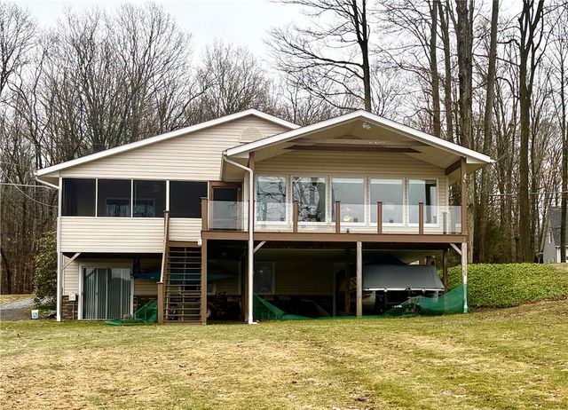 228 Latonka Dr, Jackson Twp, PA 16137