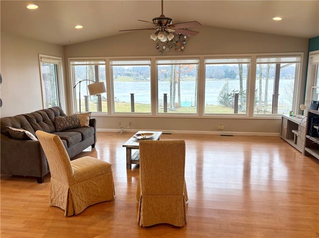 228 Latonka Dr, Jackson Twp, PA 16137