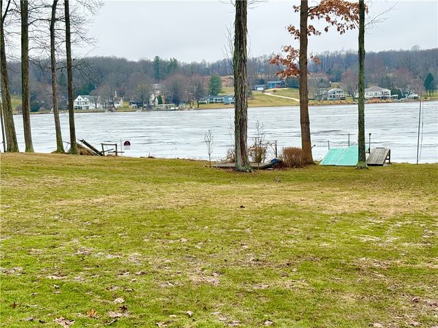 228 Latonka Dr, Jackson Twp, PA 16137