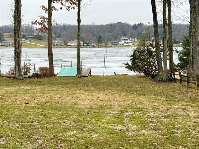 228 Latonka Dr, Jackson Twp, PA 16137