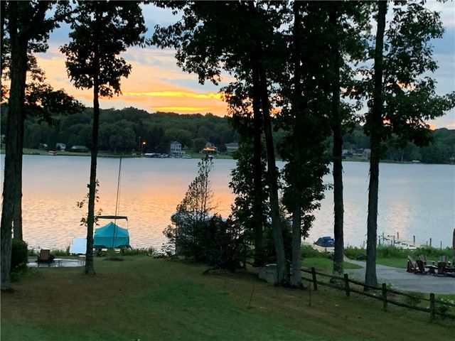 228 Latonka Dr, Jackson Twp, PA 16137