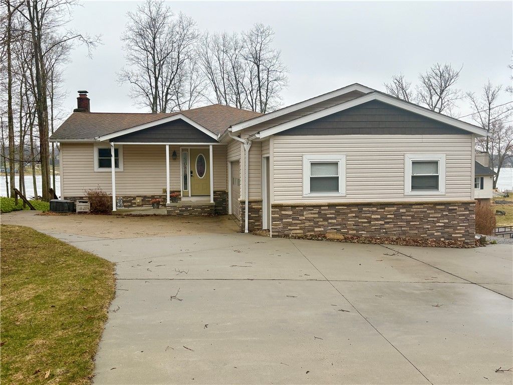 228 Latonka Dr, Jackson Twp, PA 16137