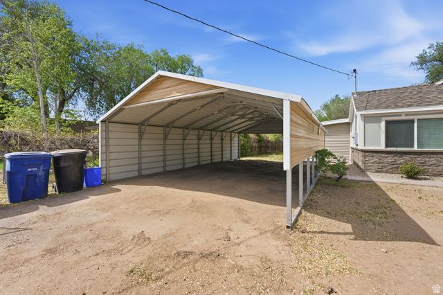 1614 W SUNSET AVE, West Valley City, UT 84119