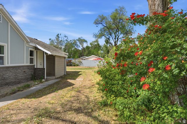 1614 W SUNSET AVE, West Valley City, UT 84119