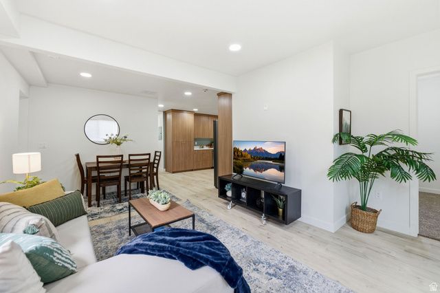 1614 W SUNSET AVE, West Valley City, UT 84119