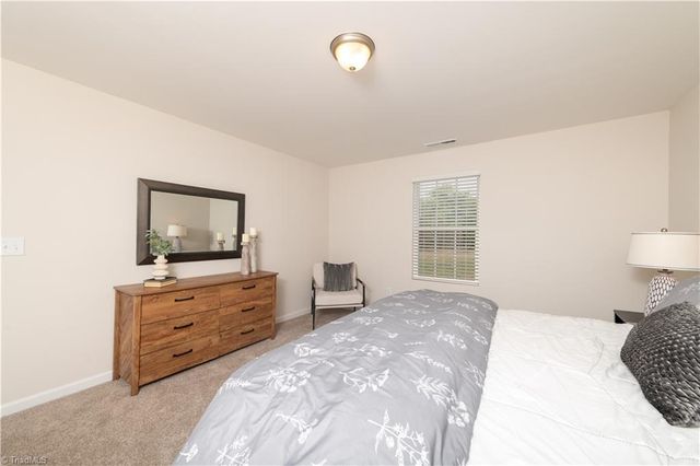 1682 Little Creek Circle, Winston-salem, NC 27103