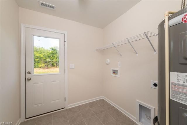 1682 Little Creek Circle, Winston-salem, NC 27103