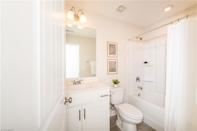 1682 Little Creek Circle, Winston-salem, NC 27103