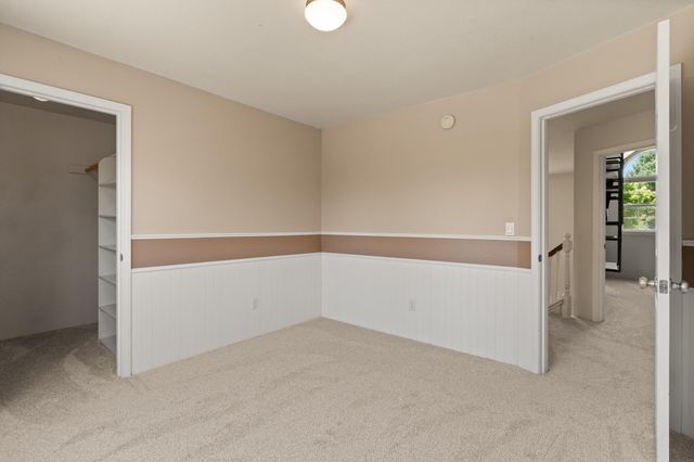 550 Carriage Lane, Jacksonville, OR 97530
