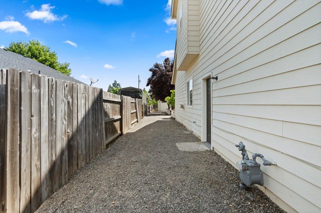 550 Carriage Lane, Jacksonville, OR 97530