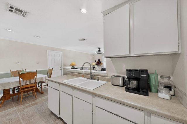 6206 WAGON BEND TRL, Austin, TX 78744