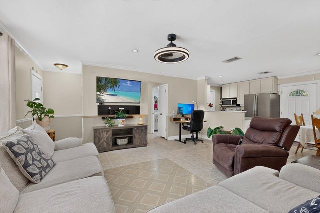 6206 WAGON BEND TRL, Austin, TX 78744
