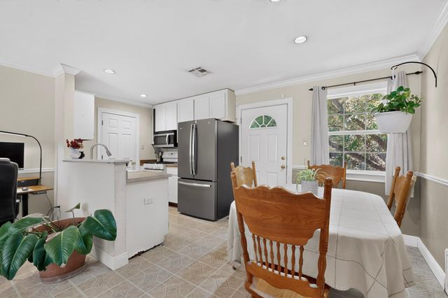 6206 WAGON BEND TRL, Austin, TX 78744