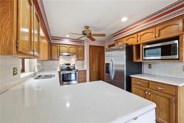 3307 NW Shannon Court, Blue Springs, MO 64015