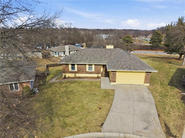 3307 NW Shannon Court, Blue Springs, MO 64015