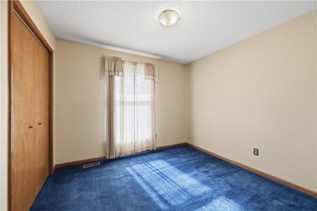 3307 NW Shannon Court, Blue Springs, MO 64015