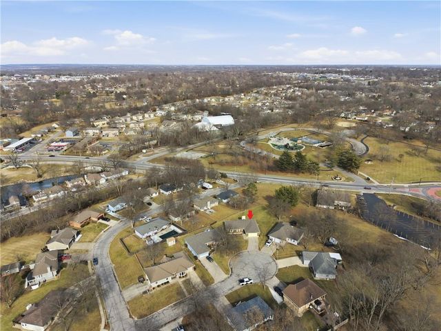 3307 NW Shannon Court, Blue Springs, MO 64015