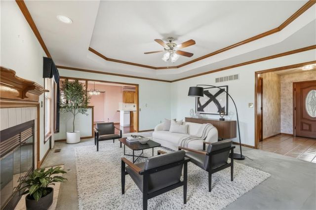 3307 NW Shannon Court, Blue Springs, MO 64015