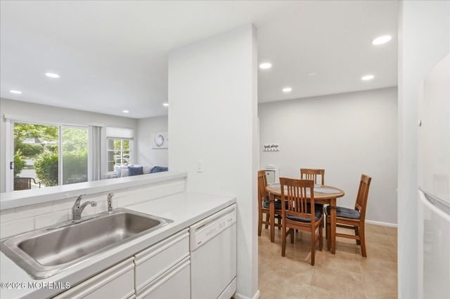 17 Hackamore Court, Tinton Falls, NJ 07753