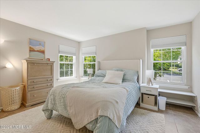 17 Hackamore Court, Tinton Falls, NJ 07753