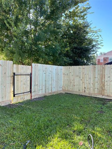 1602 Henninger Street, Houston, TX 77023