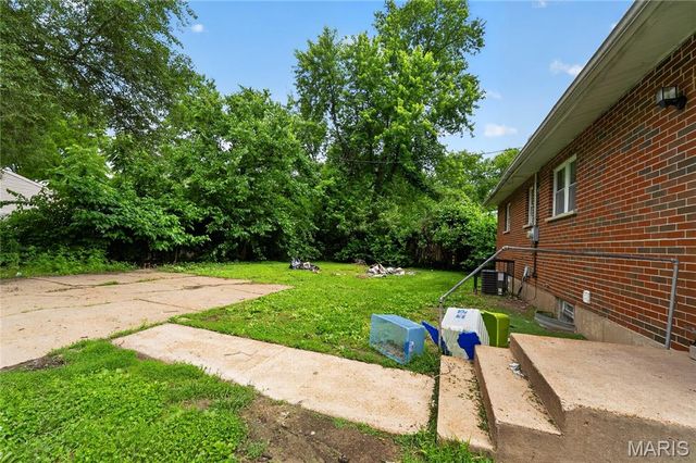 11617 Larimore Road, St Louis, MO 63138