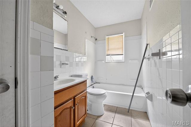 11617 Larimore Road, St Louis, MO 63138