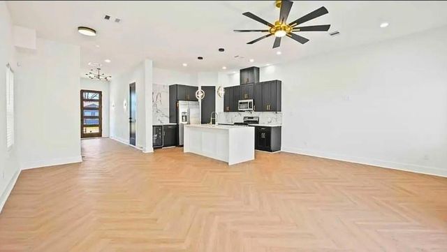 4117 Shelby Circle B, Houston, TX 77051