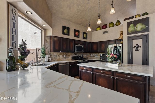 764 E IRMA Lane, Phoenix, AZ 85024