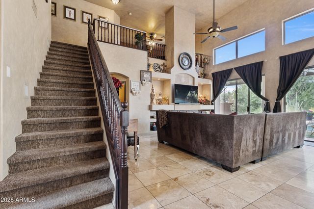 764 E IRMA Lane, Phoenix, AZ 85024