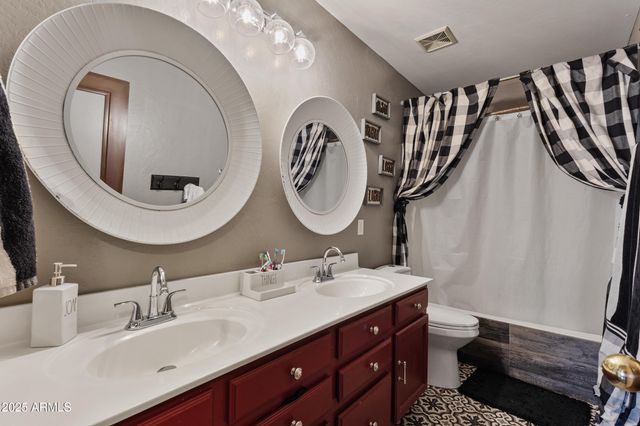 764 E IRMA Lane, Phoenix, AZ 85024