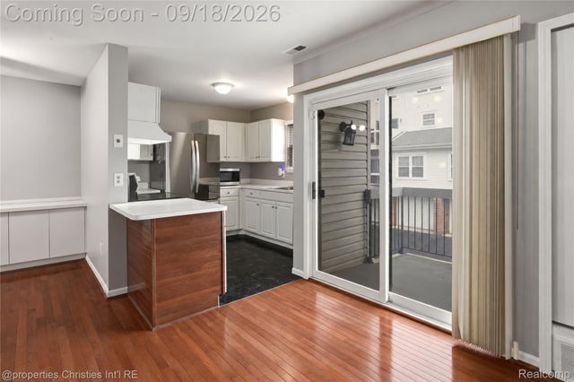 127 N Georgetown Square, Royal Oak, MI 48067
