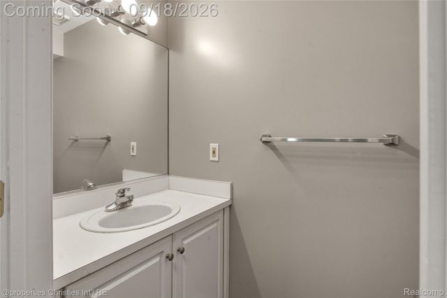 127 N Georgetown Square, Royal Oak, MI 48067