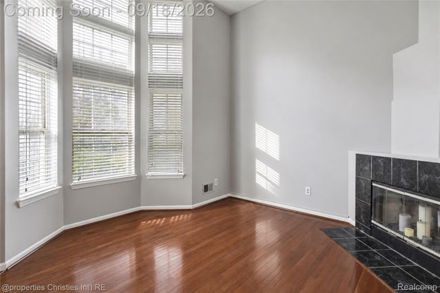 127 N Georgetown Square, Royal Oak, MI 48067