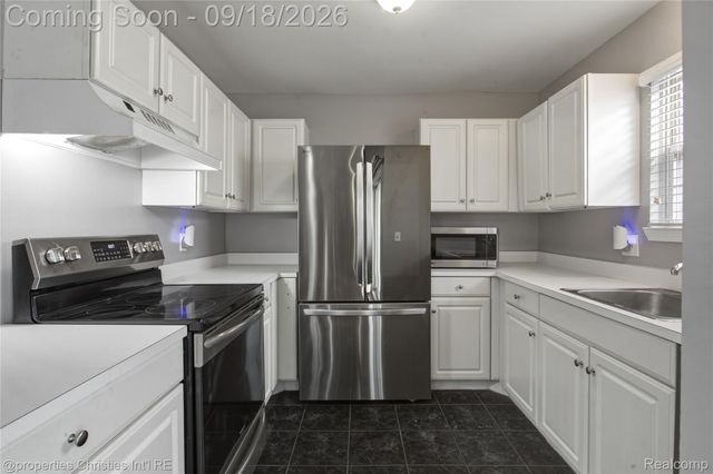127 N Georgetown Square, Royal Oak, MI 48067