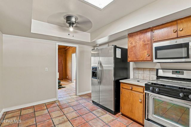 4233 HAMPSHIRE Lane, El Paso, TX 79902