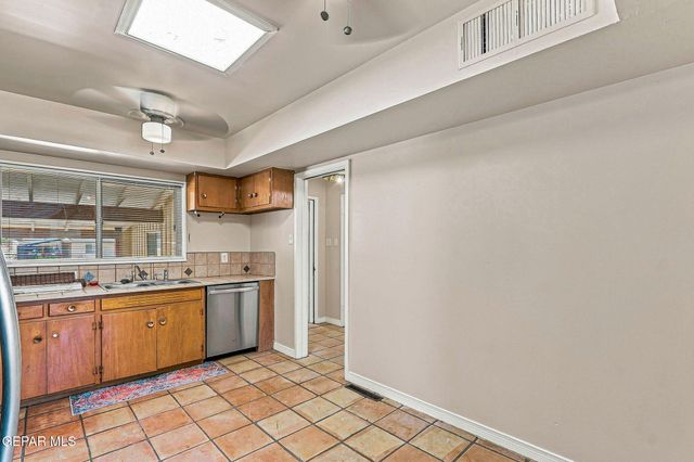 4233 HAMPSHIRE Lane, El Paso, TX 79902