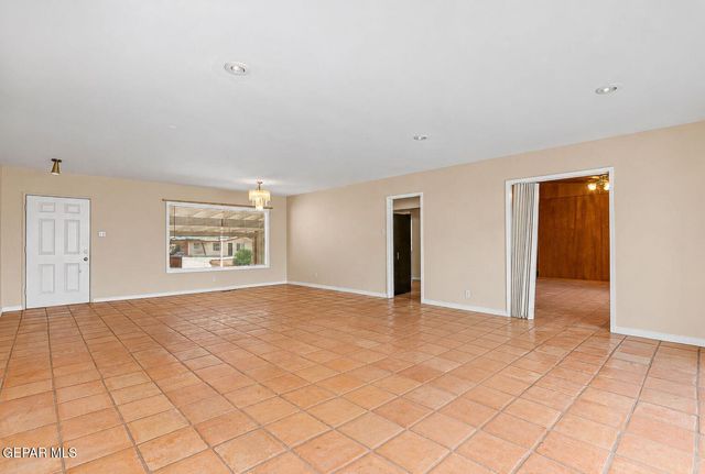 4233 HAMPSHIRE Lane, El Paso, TX 79902