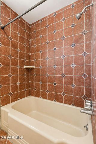 4233 HAMPSHIRE Lane, El Paso, TX 79902
