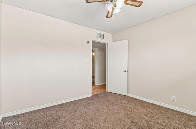 4233 HAMPSHIRE Lane, El Paso, TX 79902