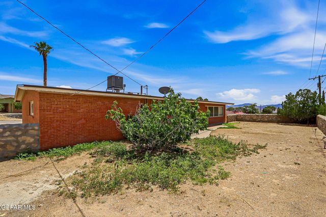 4233 HAMPSHIRE Lane, El Paso, TX 79902
