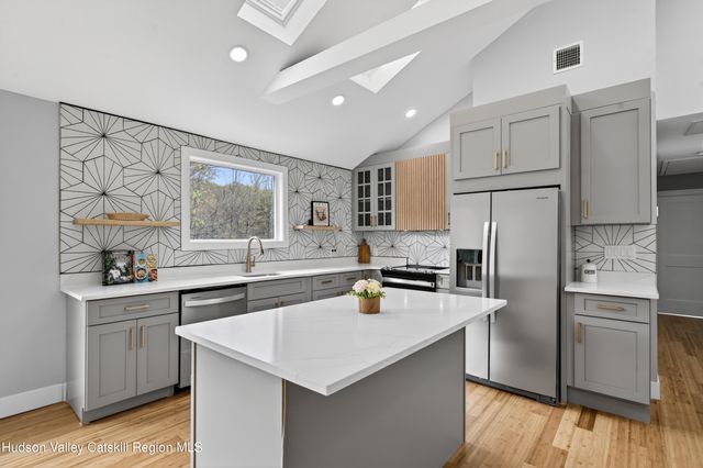 192 Vineyard Avenue, Highland, NY 12528
