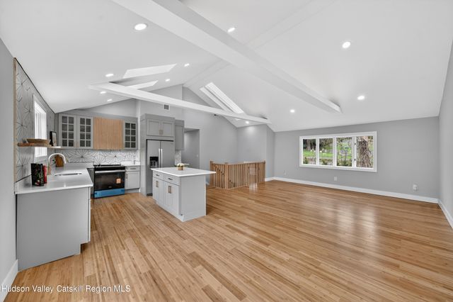 192 Vineyard Avenue, Highland, NY 12528