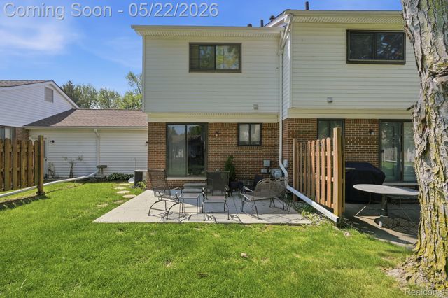 28091 Maple Forest Boulevard W, Harrison Charter Township, MI 48045