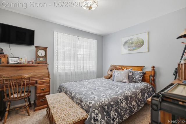 28091 Maple Forest Boulevard W, Harrison Charter Township, MI 48045
