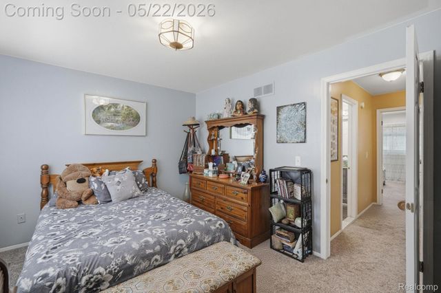 28091 Maple Forest Boulevard W, Harrison Charter Township, MI 48045