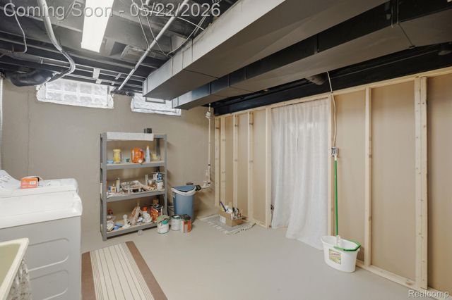 28091 Maple Forest Boulevard W, Harrison Charter Township, MI 48045